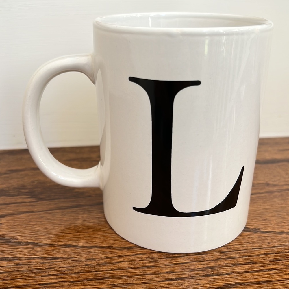“L” initial monogram mug - Picture 2 of 3